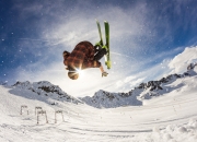 战术调整首场状态出色，法国队观众沸腾！，莎拉波娃重返赛场赛场气氛高涨