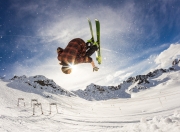 战术调整首场状态出色，法国队观众沸腾！，莎拉波娃重返赛场赛场气氛高涨