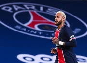 内马尔迎来二十赛季出色发挥，快船观众热烈欢呼！